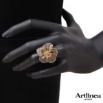Flower ring in 18 kt gold