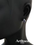 Photo to be taken as a reference for the size of the jewel.