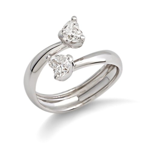 Contrarié ring with heart cut diamonds