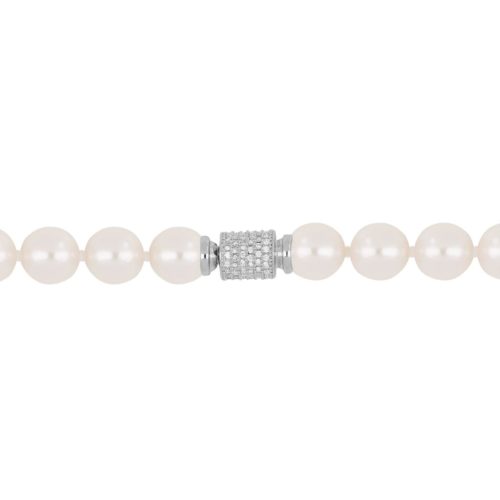 Akoya pearl string with diamond clasp in 18 kt gold - C018L