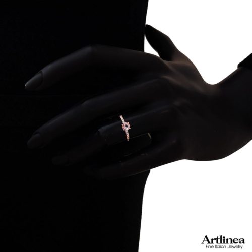 Gold ring with diamonds and morganite