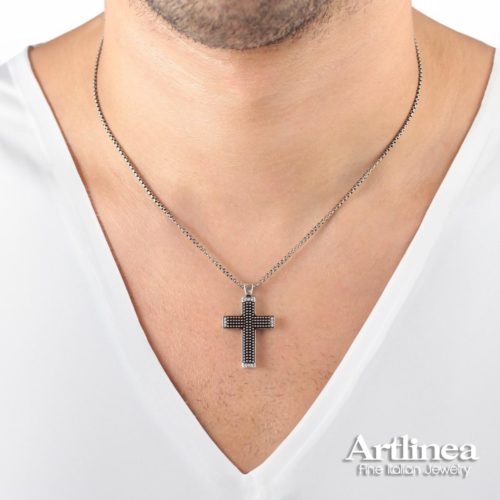 Photo to be taken as a reference for the size of the jewel.