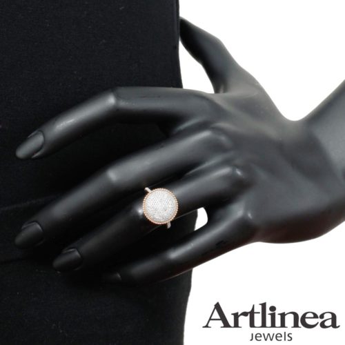 Multi-stone ring with diamonds