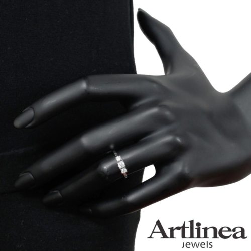 Classic Trilogy Ring 4 Prongs Gradual Diamonds