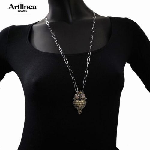 Photo to be taken as a reference for the size of the jewel.